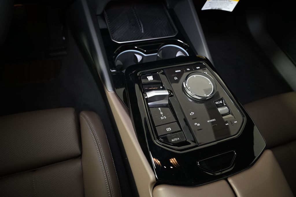 Thumbnail: 2025 BMW 5 Series - 19