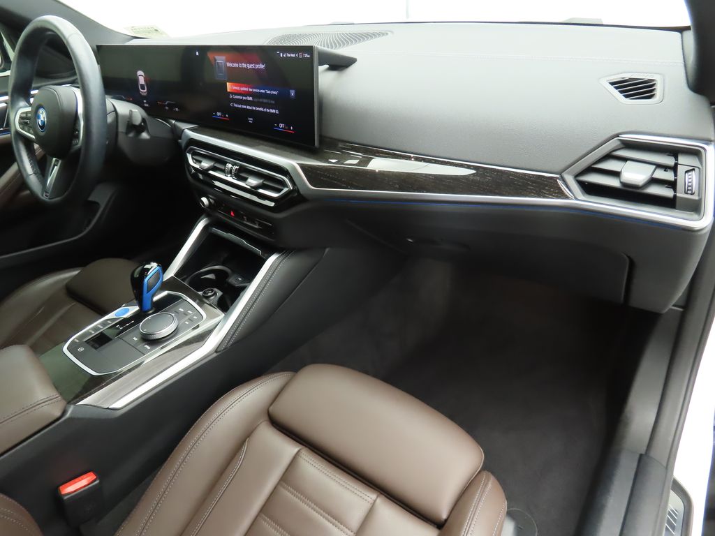 2022 BMW i4 eDrive40 17