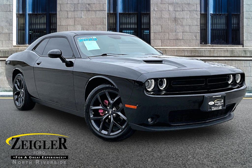 Pitch Black Clearcoat 2023 Dodge Challenger SXT RWD Coupe Rear-Wheel Drive 8-Speed Automatic