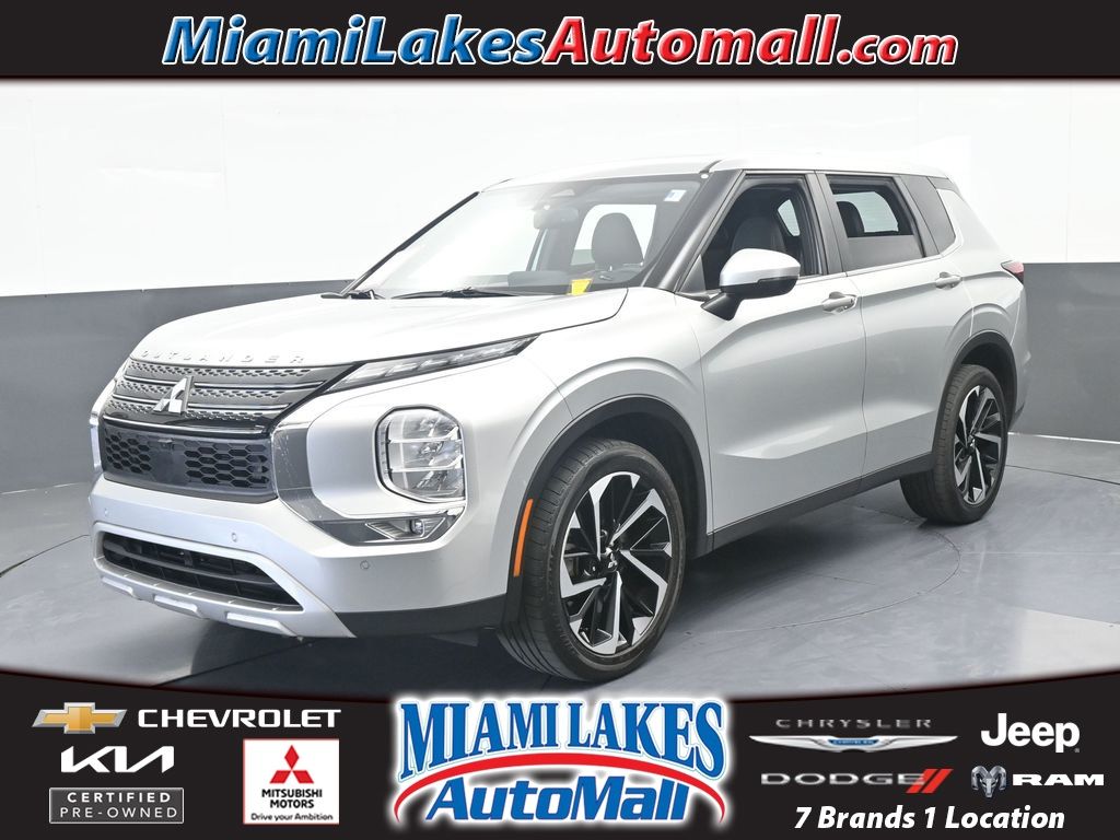 2024 Mitsubishi Outlander SE 2WD's photo