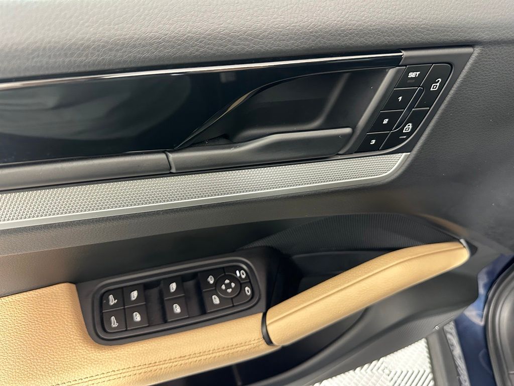 Thumbnail: 2024 Porsche Cayenne - 17