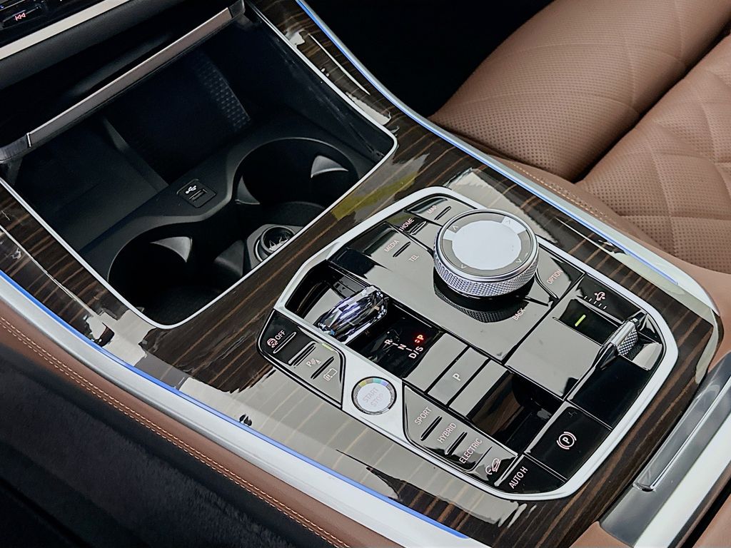 Thumbnail: 2026 BMW X5 - 15