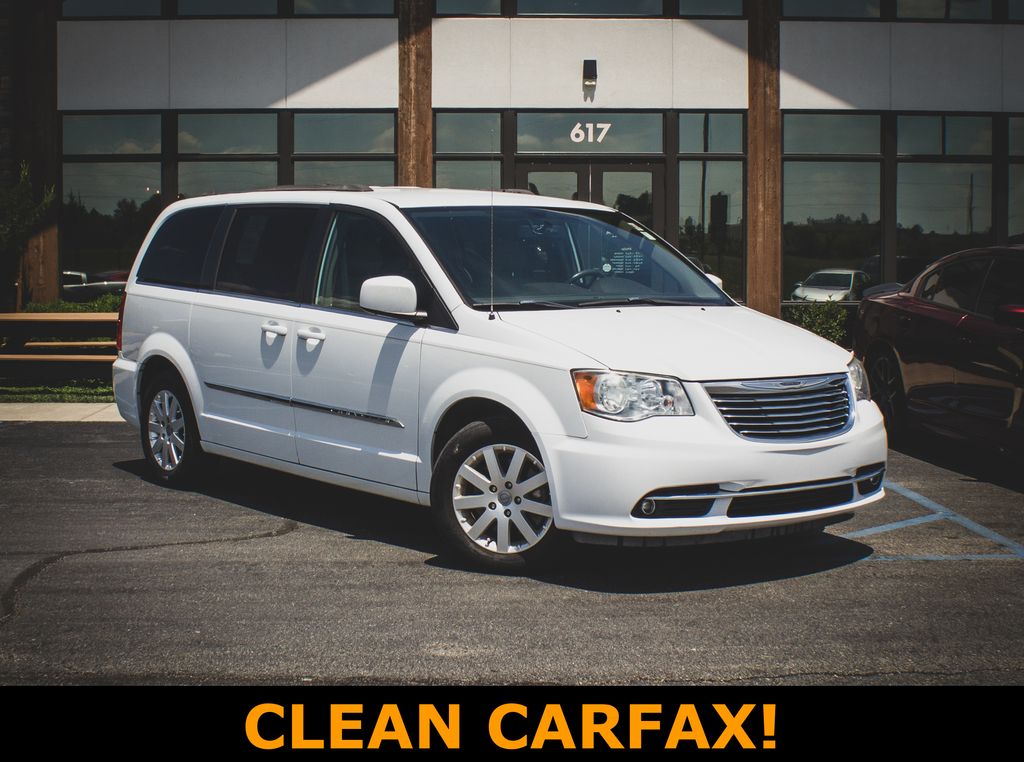 Bright White Clearcoat 2016 Chrysler Town & Country Minivan Front-Wheel Drive 6-Speed Automatic