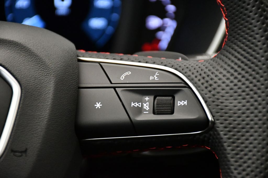 Thumbnail: 2025 Audi Q3 - 25