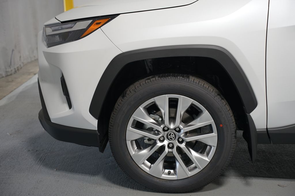 Thumbnail: 2025 Toyota RAV4 - 5