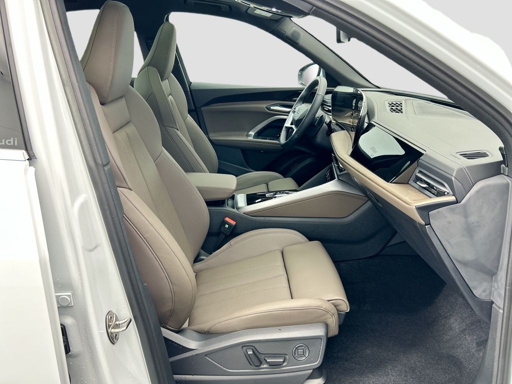 Thumbnail: 2025 Audi Q5 - 20