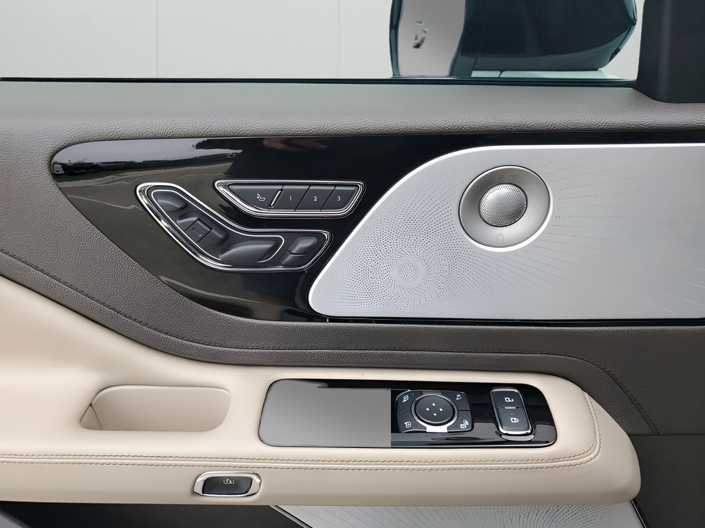 Used Car 2023 Lincoln Aviator  Reserve For Sale Under $50,000 In Austin, Texas