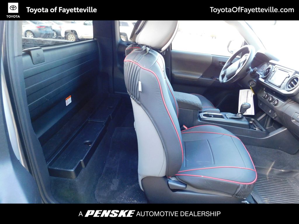 Thumbnail: 2017 Toyota Tacoma - 5