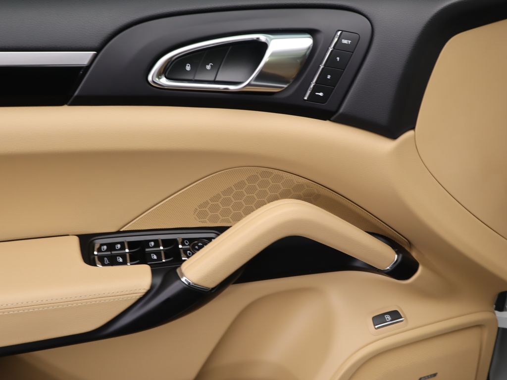 Thumbnail: 2018 Porsche Cayenne - 24