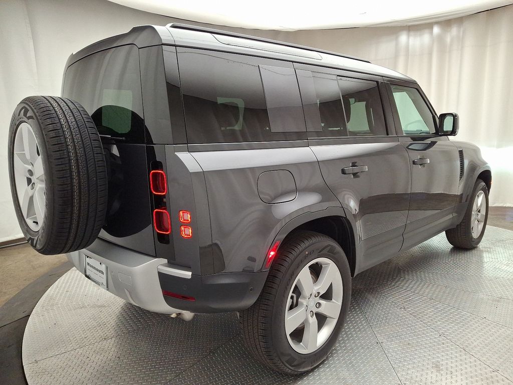 2025 Land Rover Defender 110 3