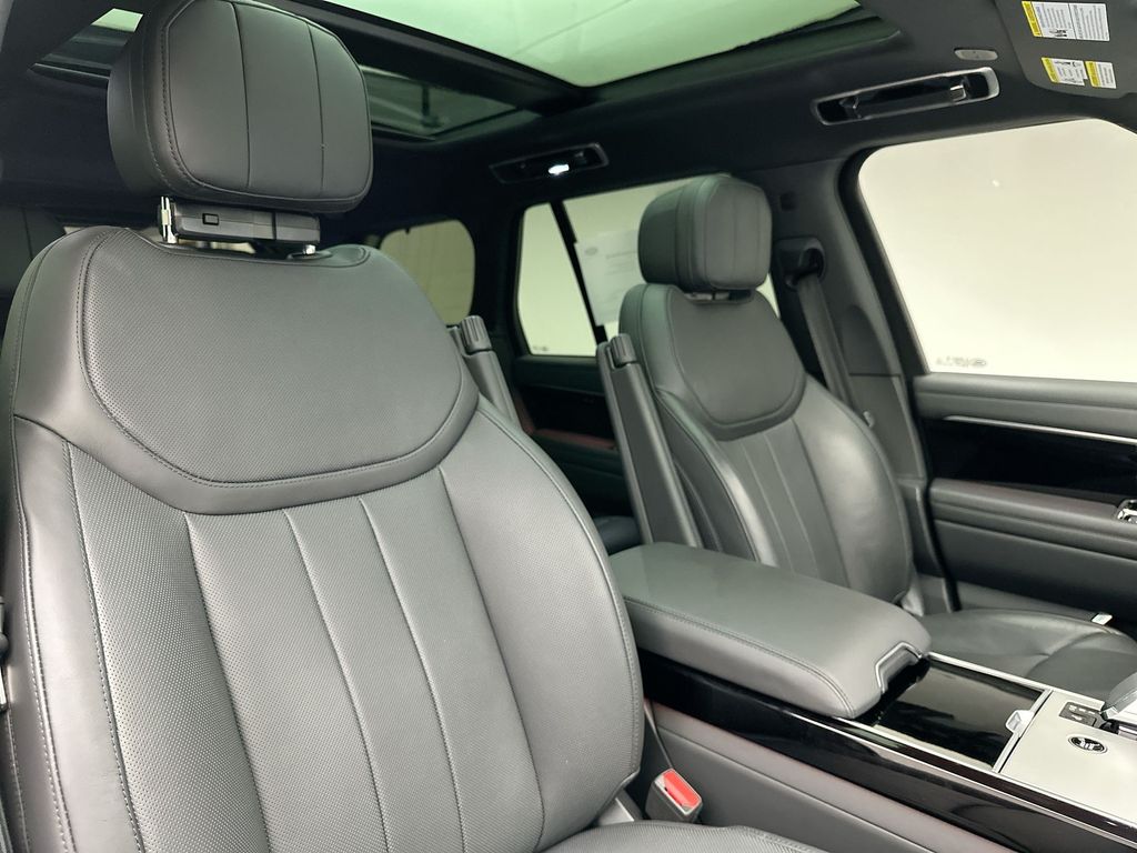 Thumbnail: 2024 Land Rover Range Rover - 6