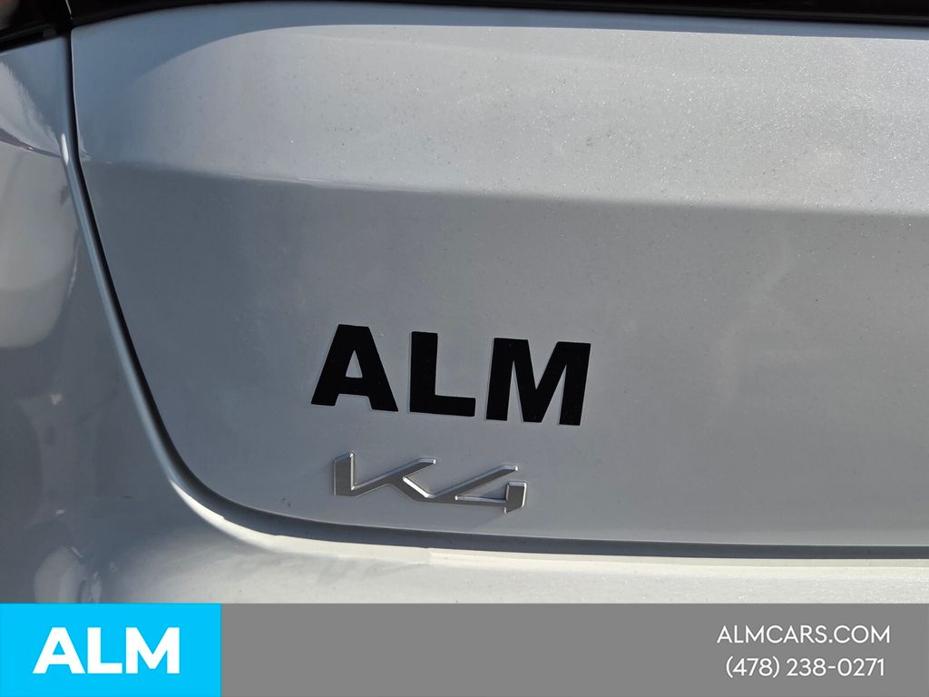 Used 2025 White Kia LXS image 8