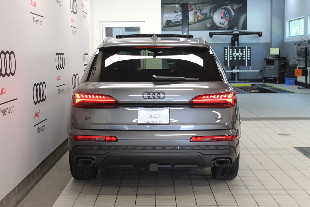 Thumbnail: 2026 Audi Q7 - 5