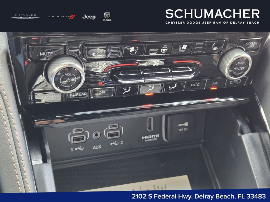 new 2025 Jeep Grand Cherokee car, priced at $65,075