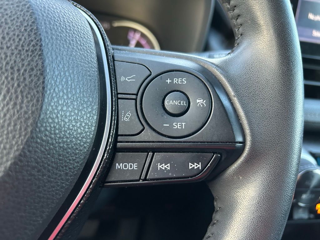 Thumbnail: 2021 Toyota RAV4 - 20