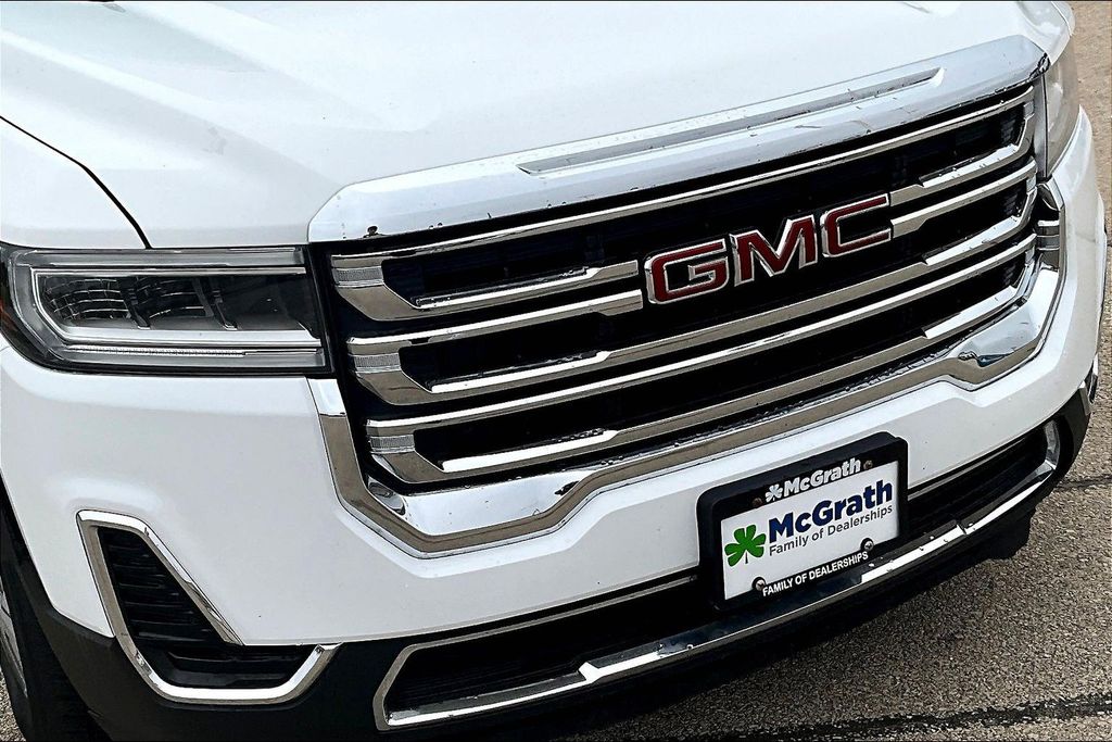 Used 2020 White GMC SLE image 30