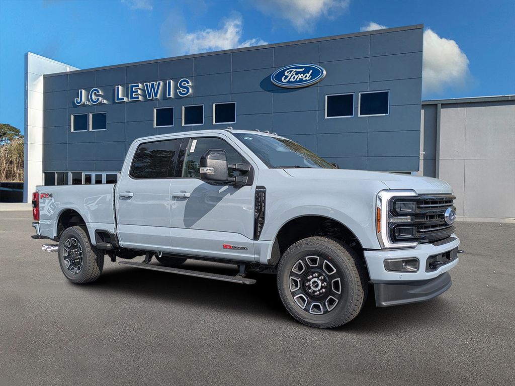 2026 Ford F-350 Super Duty Platinum's photo