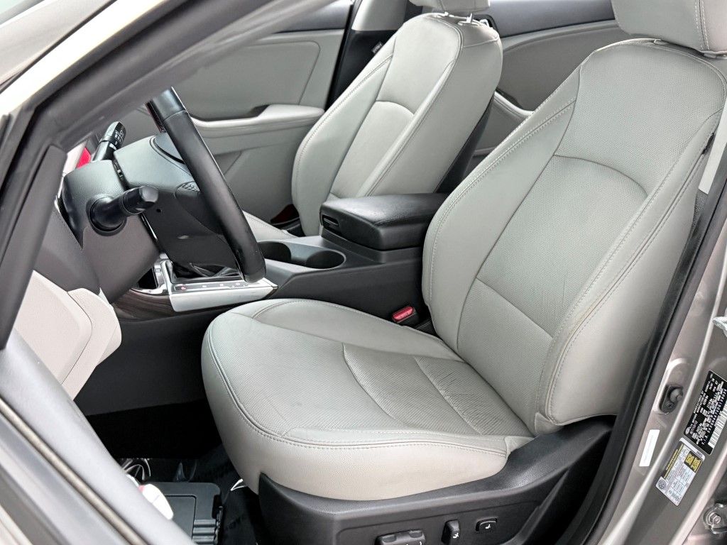 Thumbnail: 2013 Kia Optima - 23