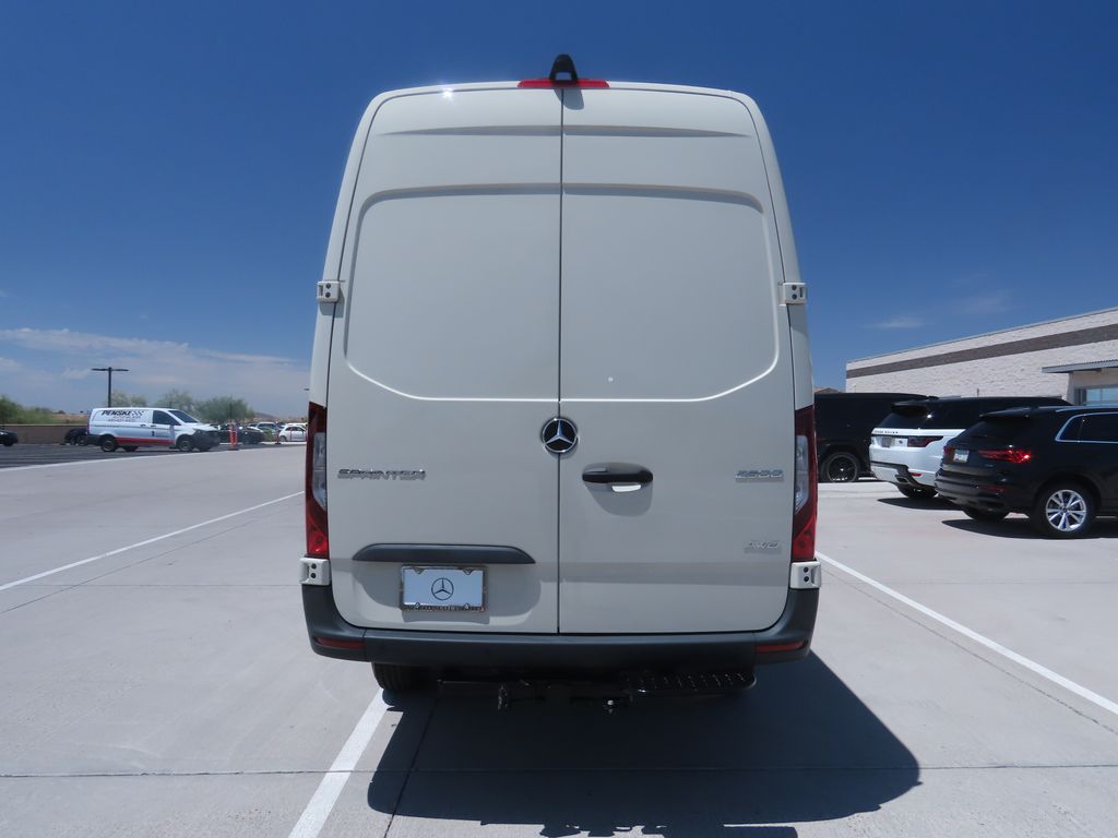 2024 Mercedes-Benz Sprinter 2500 6