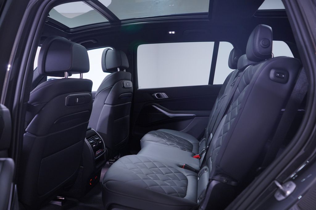 Thumbnail: 2024 BMW X7 - 9