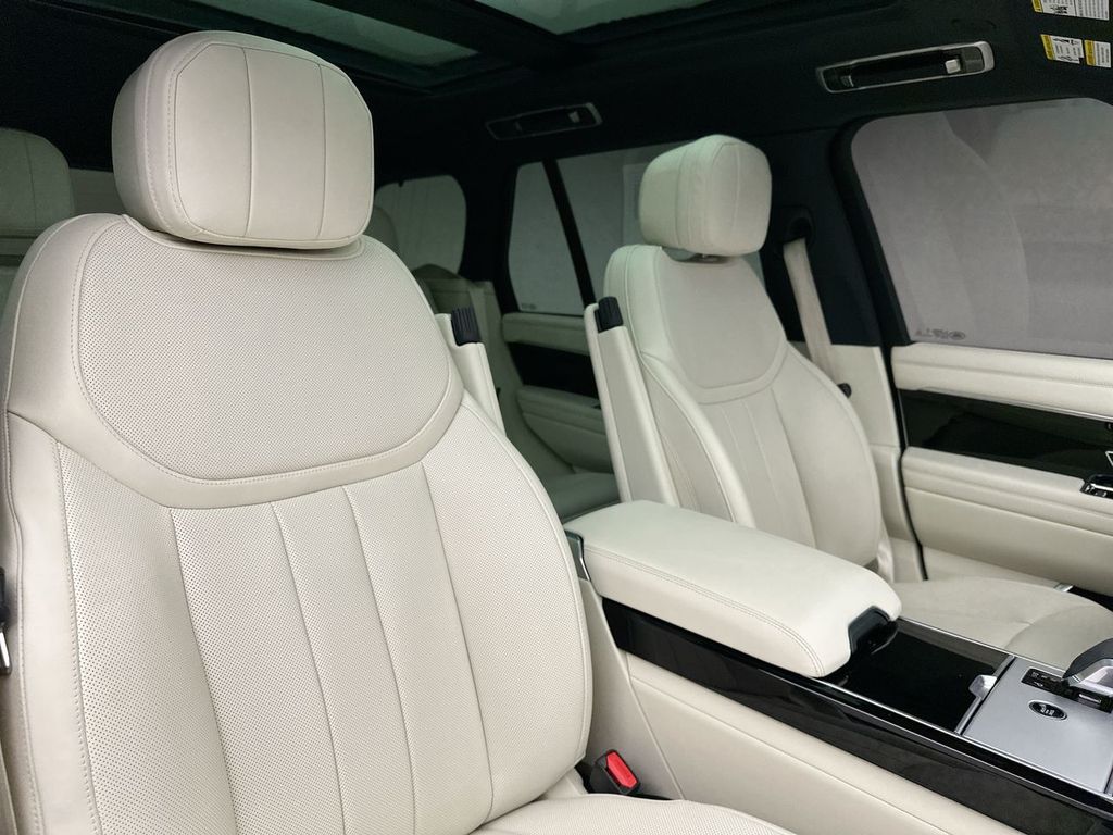 Thumbnail: 2024 Land Rover Range Rover - 14