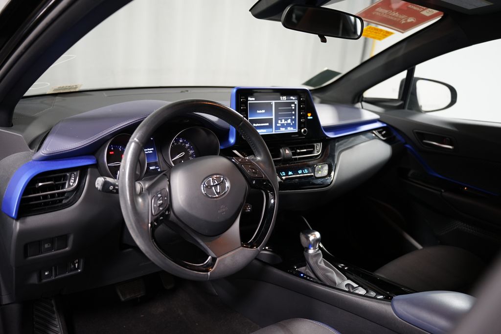 2021 Toyota C-HR LE 7