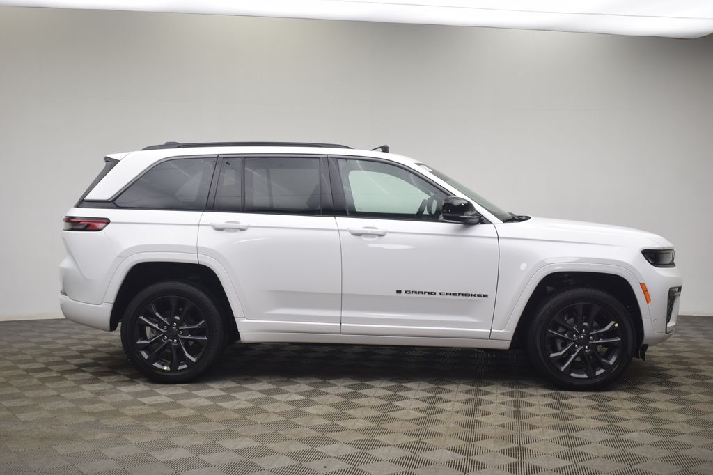 new 2026 Jeep Grand Cherokee car, priced at $47,806