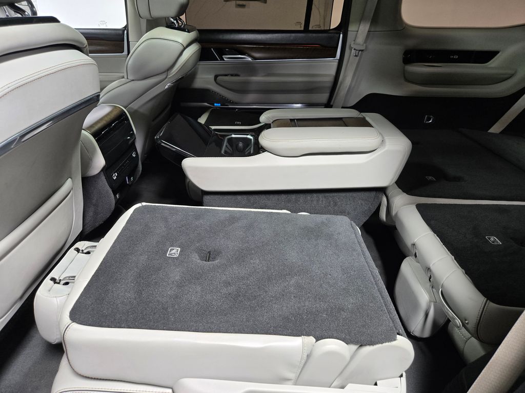 2022 Jeep Grand Wagoneer Series II - Photo 43