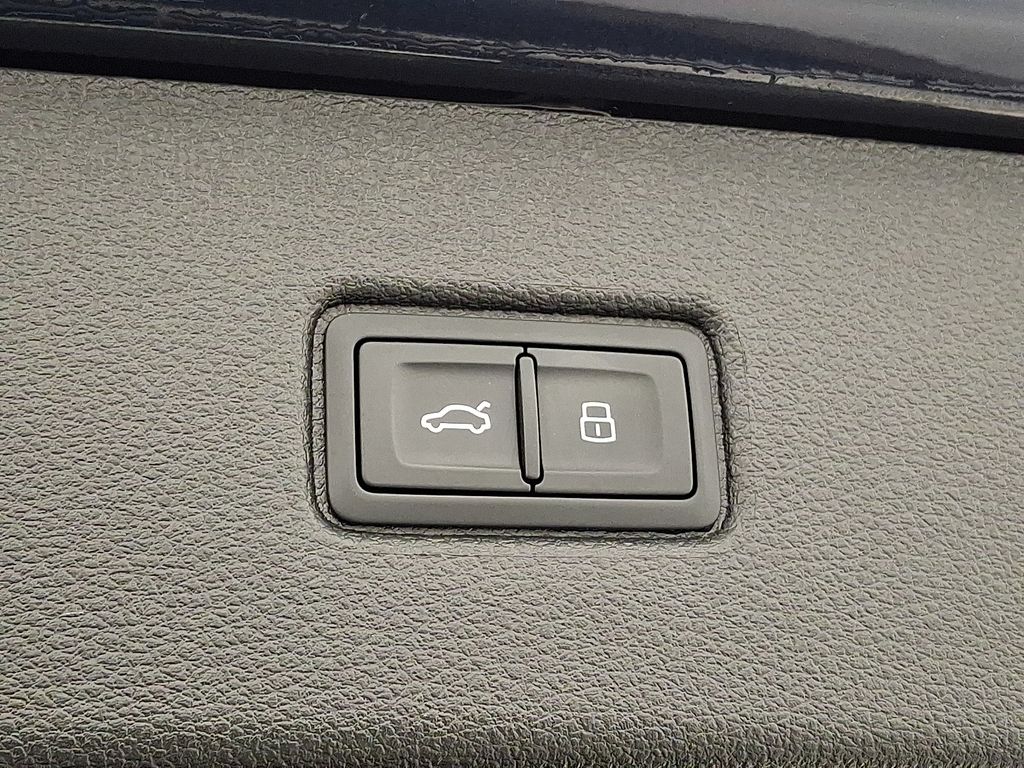 Thumbnail: 2025 Audi Q7 - 29