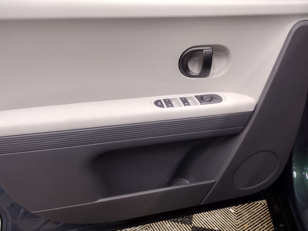 2026 Hyundai IONIQ 5 SE Standard Range