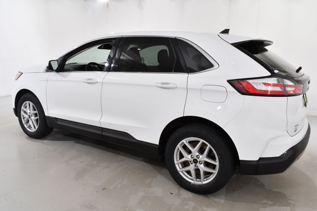 Used 2023 White Ford SEL image 15