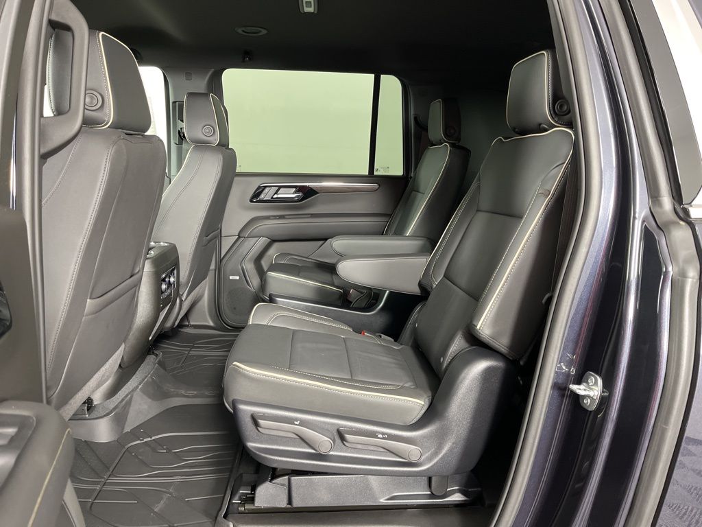 2025 Chevrolet Suburban Premier 26