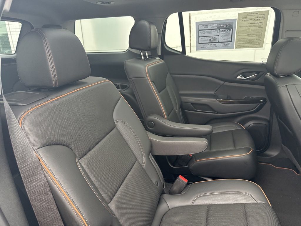 2023 GMC Acadia AWD AT4