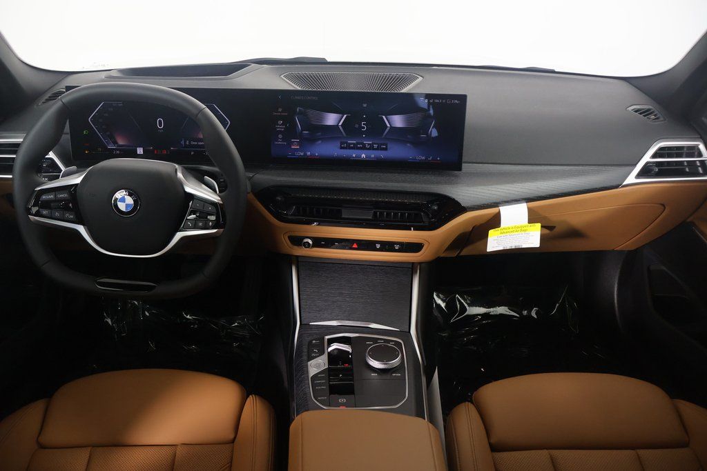 Thumbnail: 2025 BMW 3 Series - 3