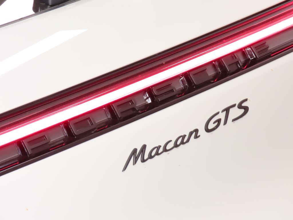 2024 Porsche Macan GTS 9