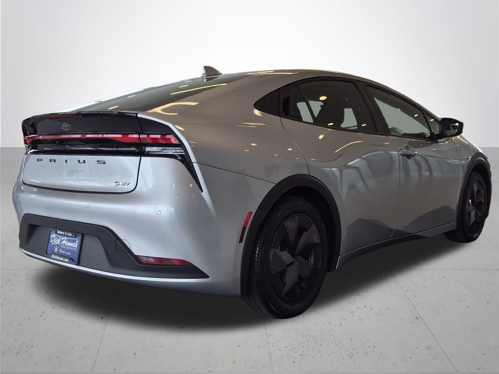 2025 Toyota Prius LE