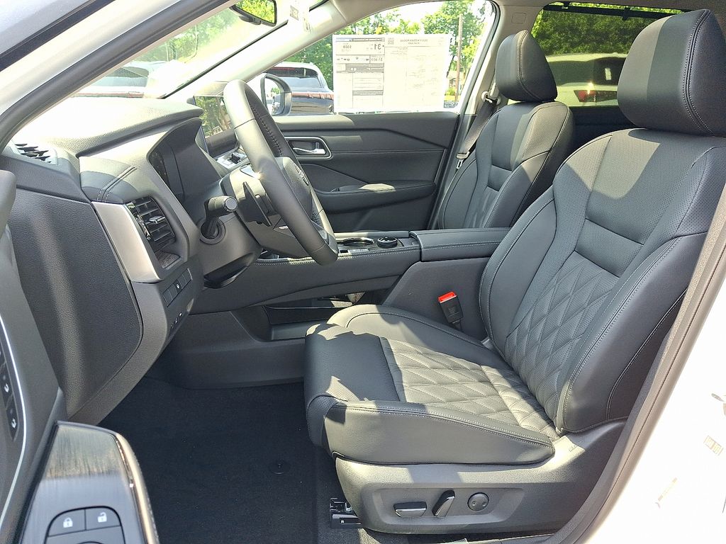 2026 Nissan Rogue — photo 9
