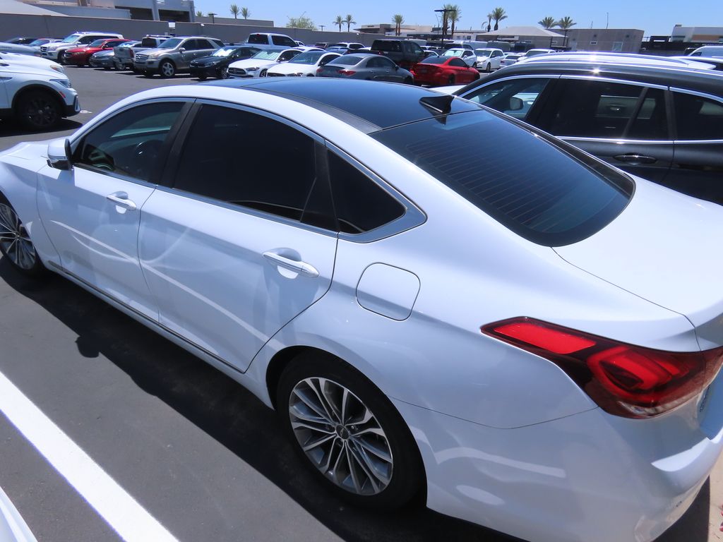 Thumbnail: 2015 Hyundai Genesis - 4