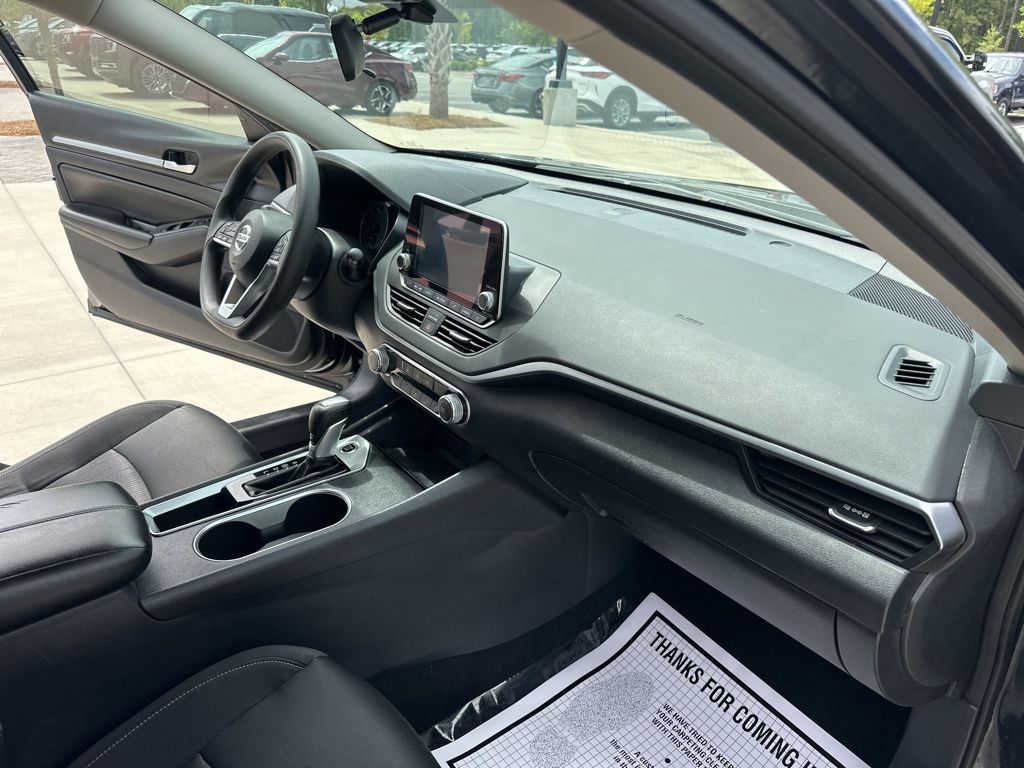 2022 Storm Blue Metallic Nissan Altima 2.5 SV FWD Sedan