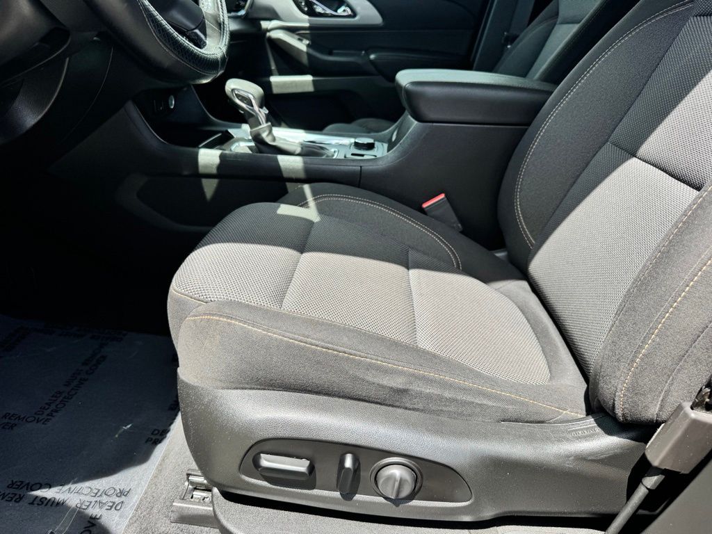 Used 2021 Chevrolet Traverse SUV