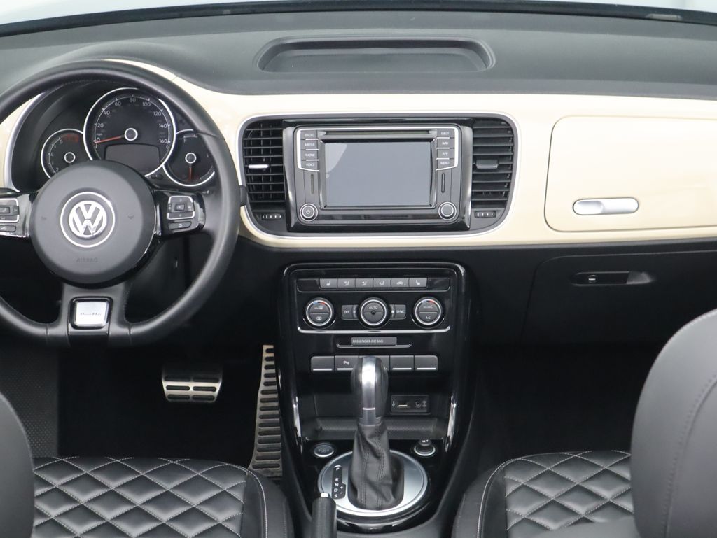 Thumbnail: 2019 Volkswagen Beetle - 22