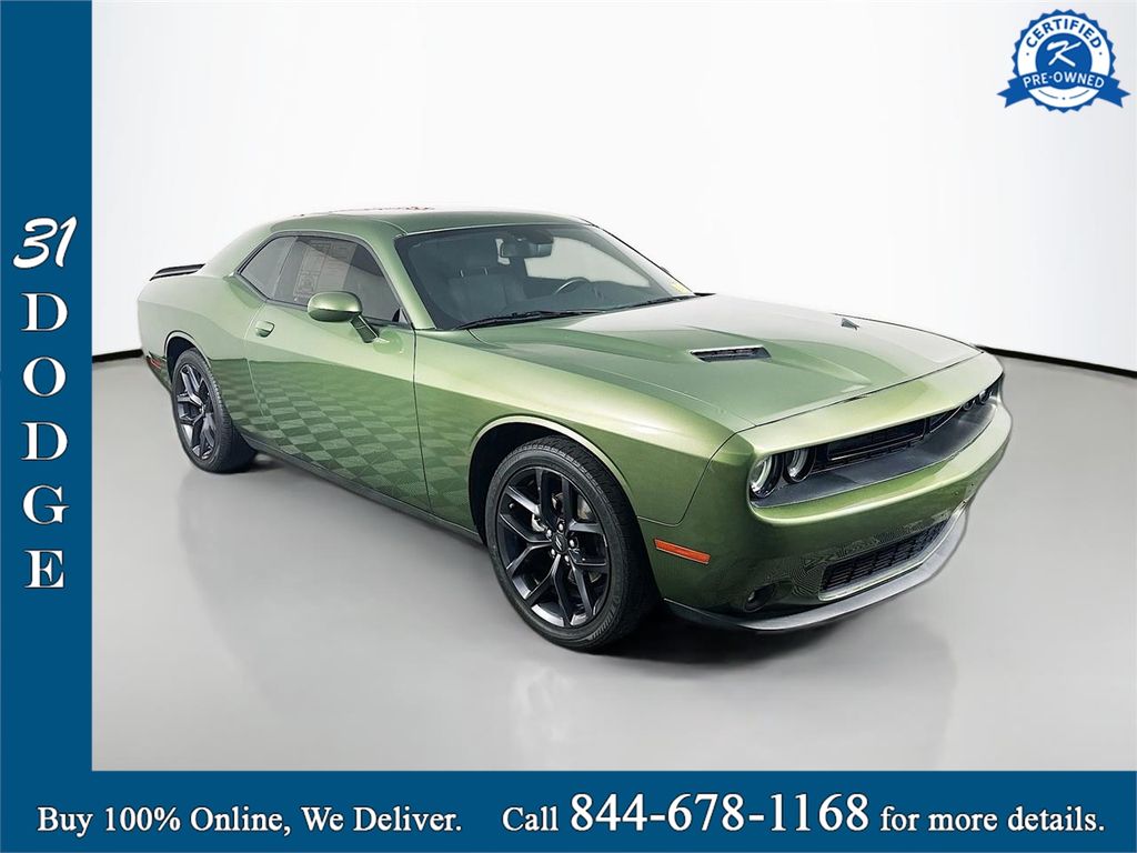 2022 Dodge Challenger SXT RWD