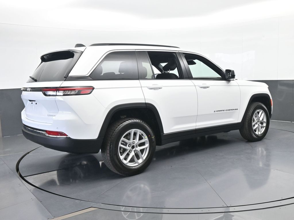New 2026 Bright White Clearcoat Jeep Laredo image 6