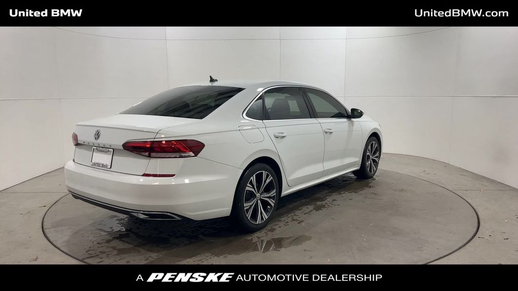 2021 Volkswagen Passat 2.0T 8