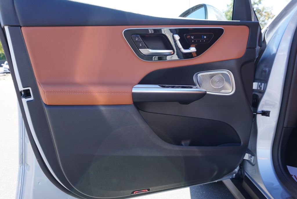 Thumbnail: 2026 Mercedes-Benz GLC - 21