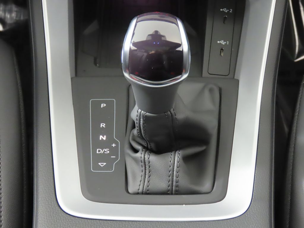 Thumbnail: 2025 Audi Q3 - 23