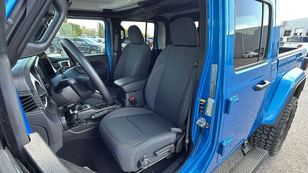 2025 Jeep Gladiator Nighthawk - Photo 12