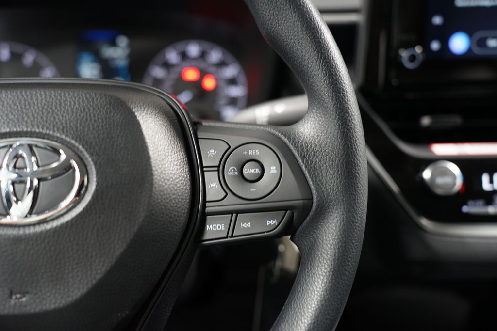 2025 Toyota Corolla LE 13