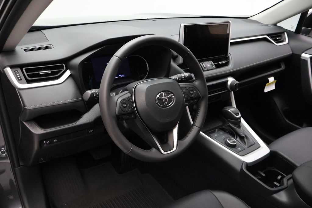 Thumbnail: 2025 Toyota RAV4 - 15