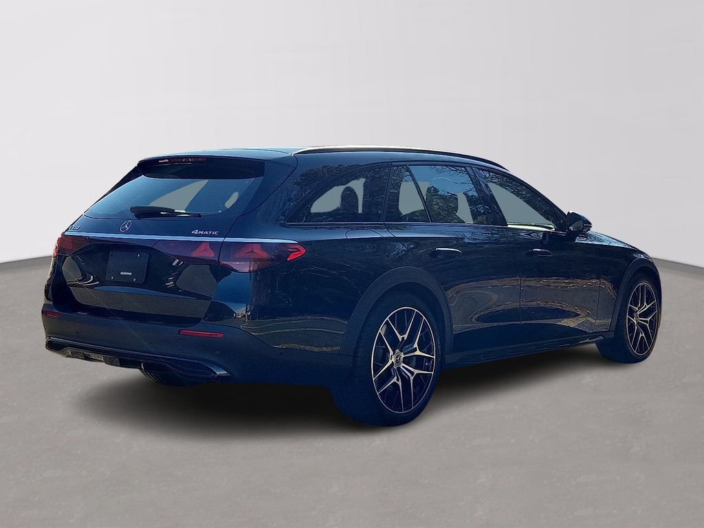 Thumbnail: 2025 Mercedes-Benz E-Class - 4
